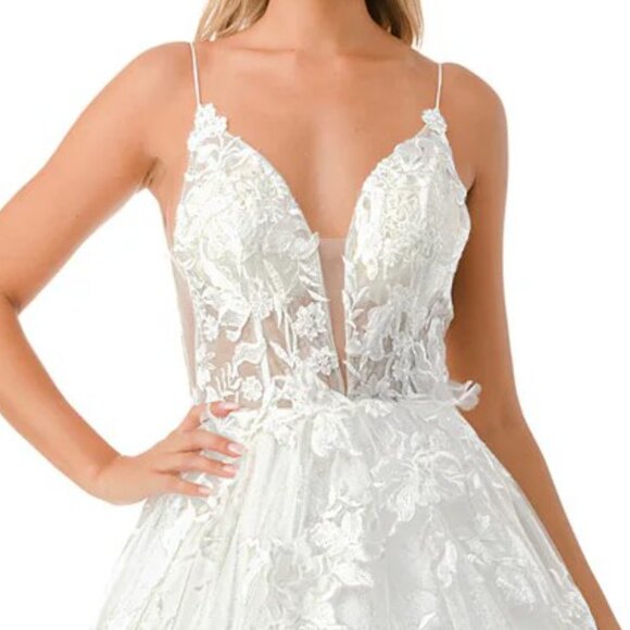 New Off White Sleeveless Wedding Gown w/ Plunging Neck & Floral Lace TC MS0024 - Picture 4 of 8